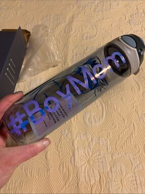 #BOYMom Iridescent Blue Water Bottle with Black Lid
